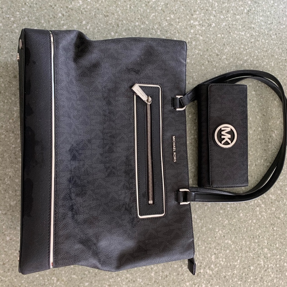 Michael Kors purse and matching wallet